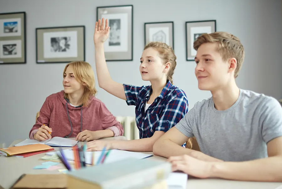 summer_2025_group_strong_img